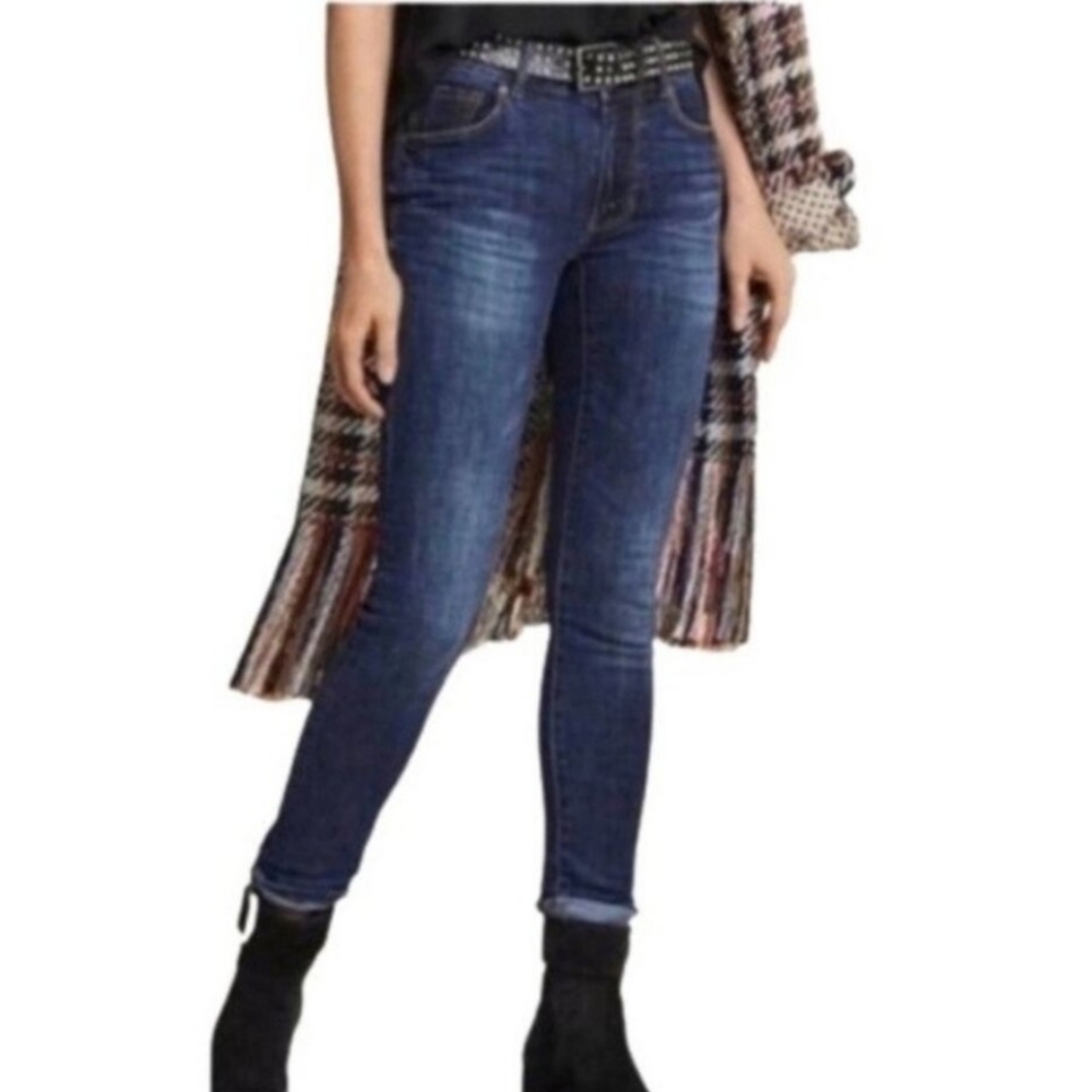 Cabi Cinch Skinny Jeans Dark Wash